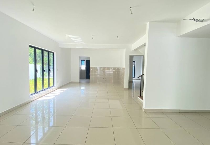 East 57 (Residensi Laman Timur)