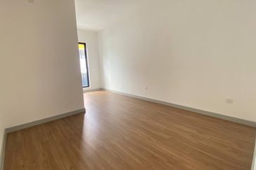 East 57 (Residensi Laman Timur)