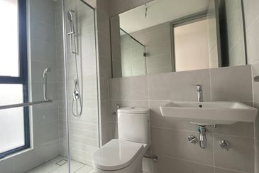 East 57 (Residensi Laman Timur)