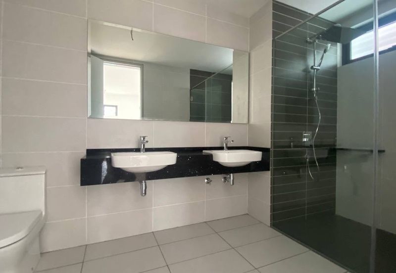 East 57 (Residensi Laman Timur)