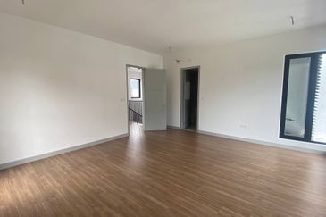 East 57 (Residensi Laman Timur)