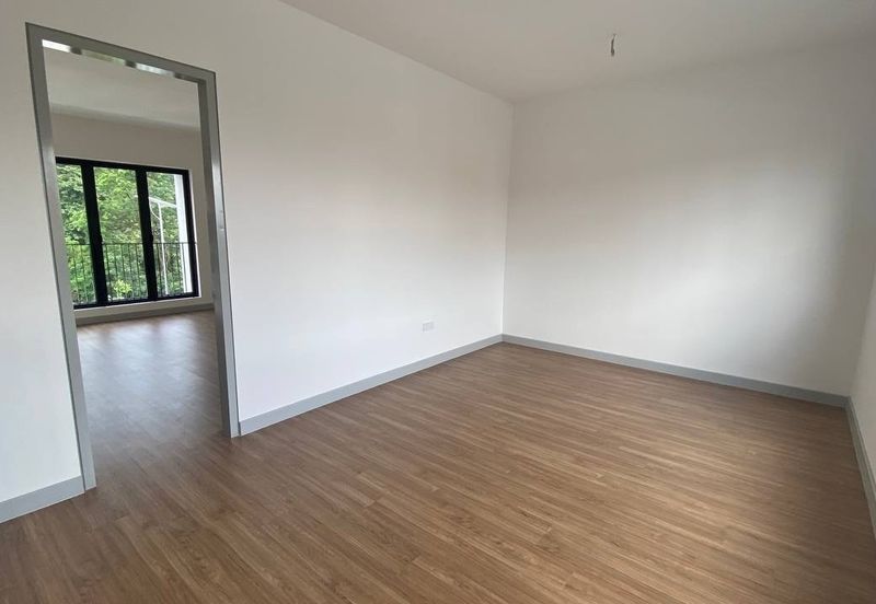 East 57 (Residensi Laman Timur)