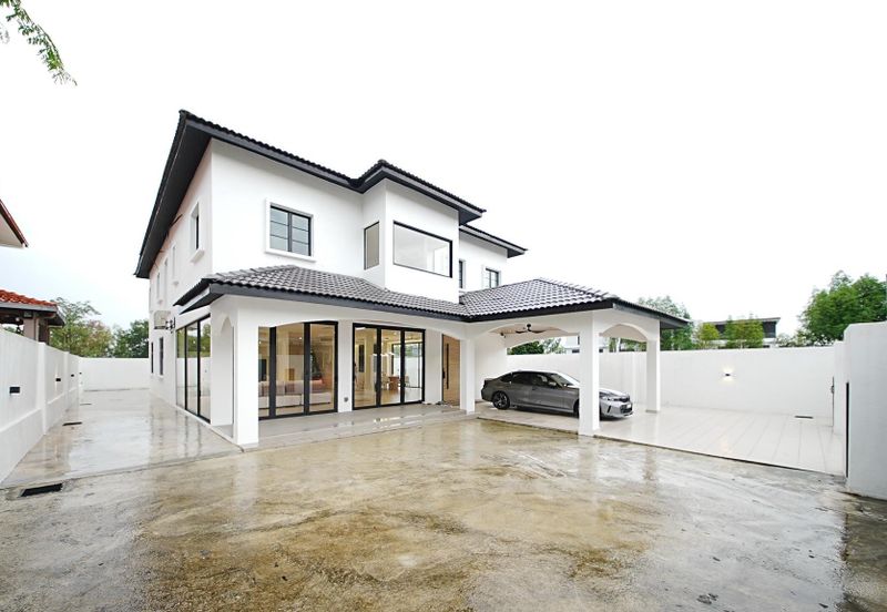 Bukit Suria Garden Village