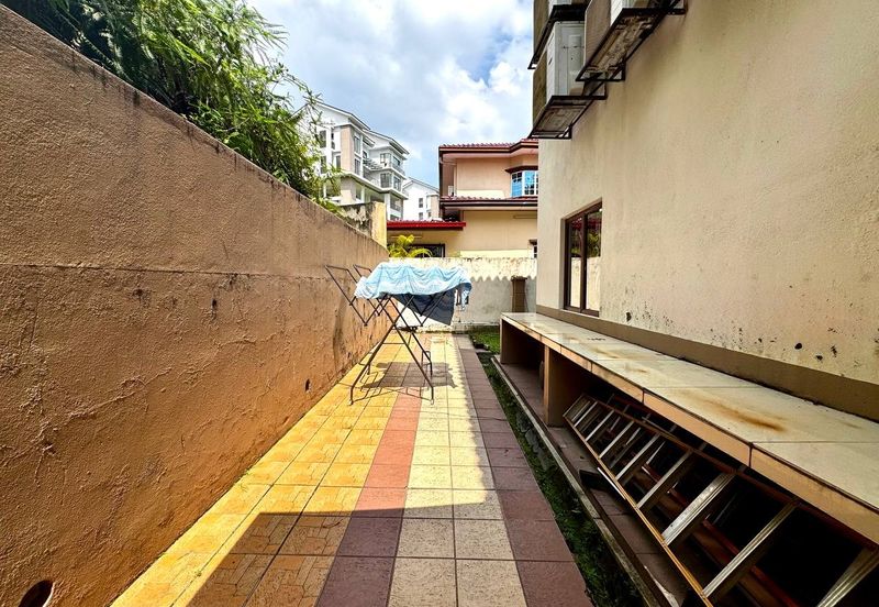 Putra Hill Residency