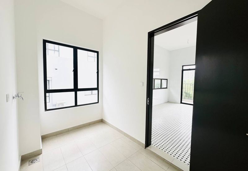 The Mulia Residences 3 Storey Terrace END LOT Cyberjaya For Sale