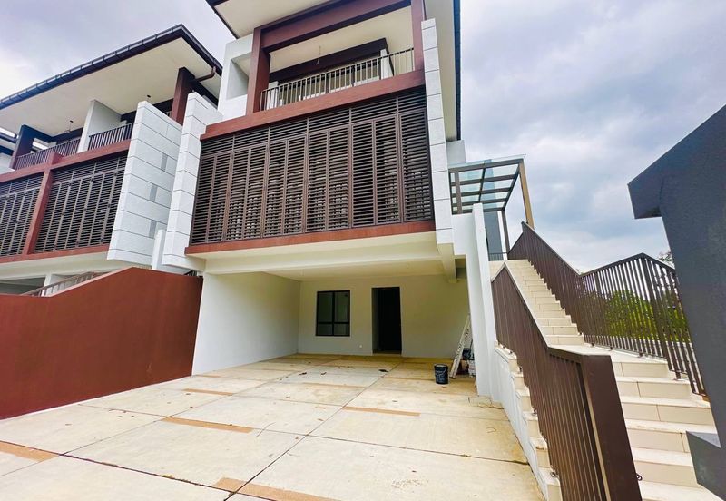 The Mulia Residences 3 Storey Terrace END LOT Cyberjaya For Sale