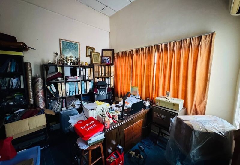 Seksyen 4, Shah Alam