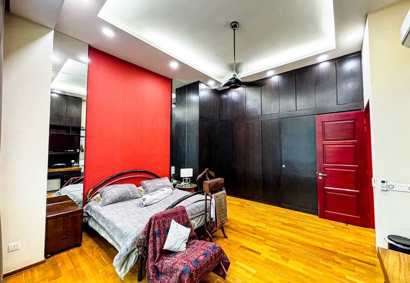 Symphony Hills Schumann