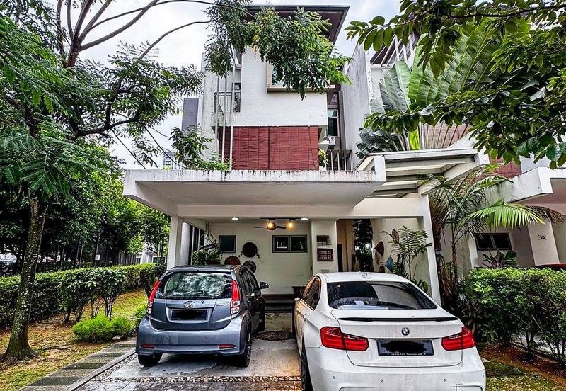 Symphony Hills Schumann