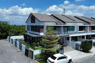 ATHIRA, Bandar Bukit Raja