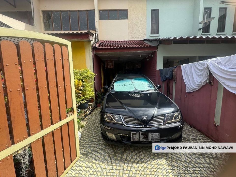 Taman Cempaka 2 Storey Terrace EXTENDED Ampang For Sale, Selangor, Ampang