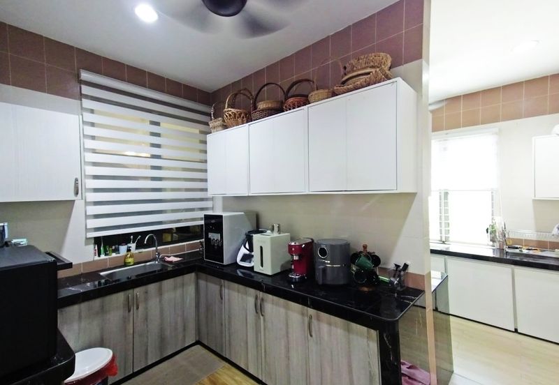 Puncak Pinggiran Putra