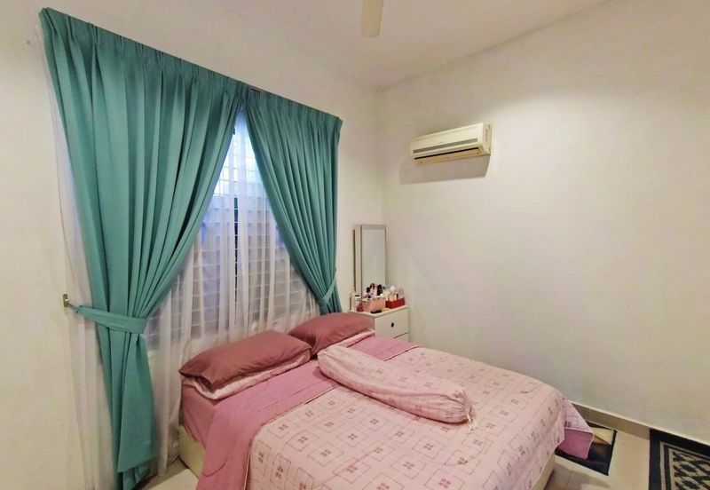 Puncak Pinggiran Putra