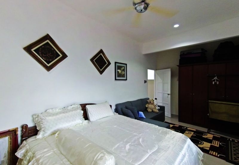 Puncak Pinggiran Putra