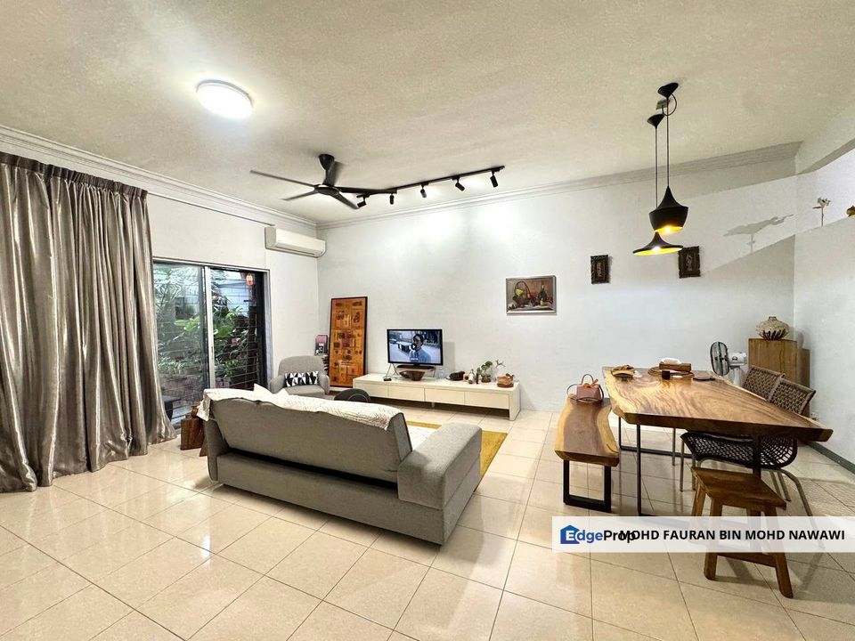 Pulau Angsa Shah Alam 2 Storey Terrace RENOVATED UNIT Shah Alam For Sale, Selangor, Shah Alam