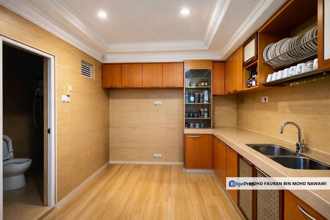 Villa Rimbawan Seri Kembangan 2 Storey Semi D House RENOVATED Seri Kembangan For Sale, Selangor, Puchong South