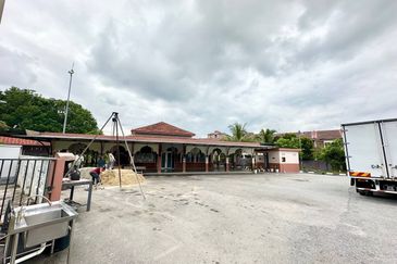 SL 10, Bandar Sungai Long