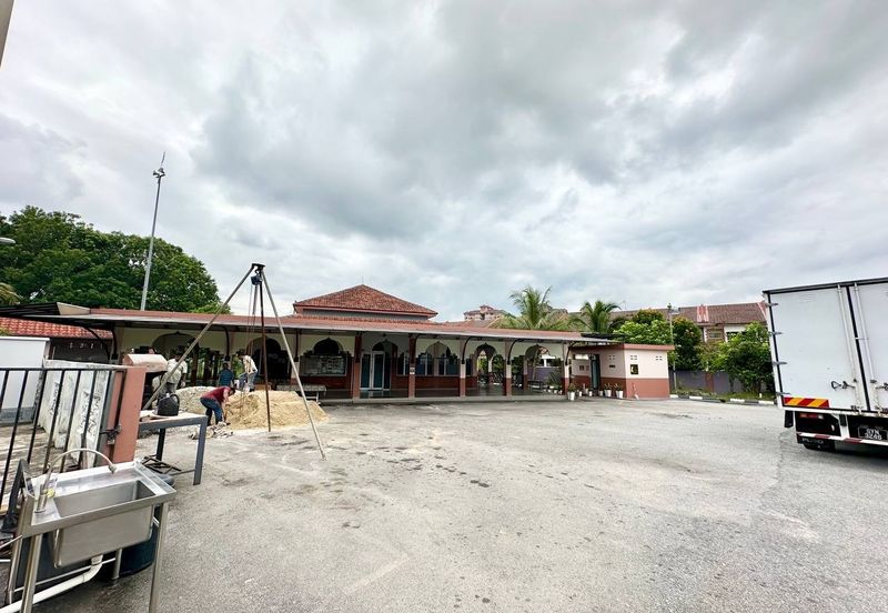 SL 10, Bandar Sungai Long