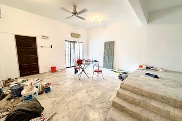 SL 10, Bandar Sungai Long