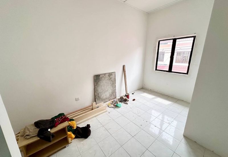 SL 10, Bandar Sungai Long