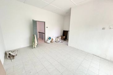 SL 10, Bandar Sungai Long