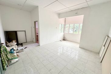 SL 10, Bandar Sungai Long