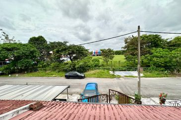 SL 10, Bandar Sungai Long