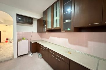 SL 10, Bandar Sungai Long