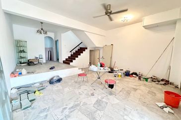 SL 10, Bandar Sungai Long