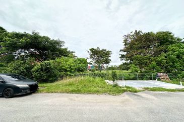 SL 10, Bandar Sungai Long