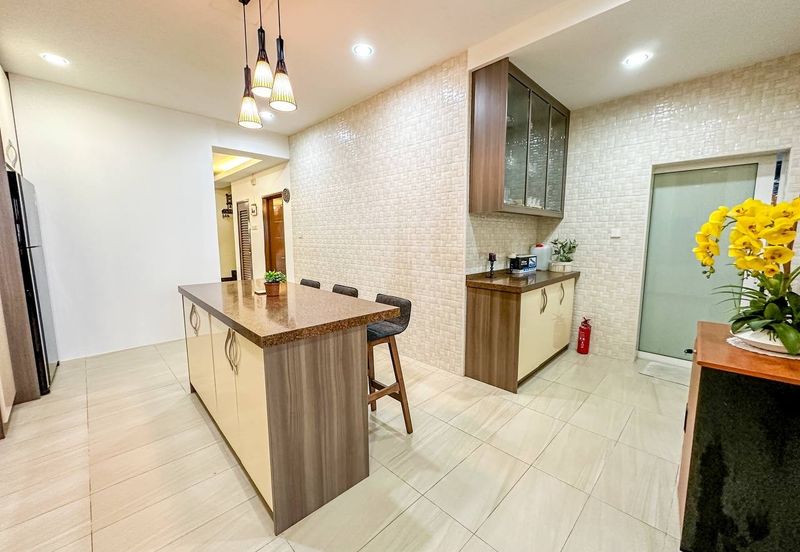 Cyprus Usj Heights 2.5 Storey Superlink (RENOVATED) For Sale