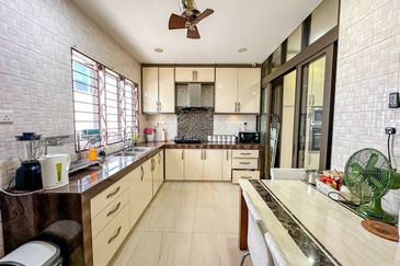 Cyprus Usj Heights 2.5 Storey Superlink (RENOVATED) For Sale