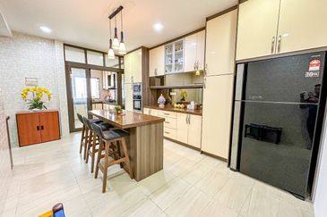 Cyprus Usj Heights 2.5 Storey Superlink (RENOVATED) For Sale