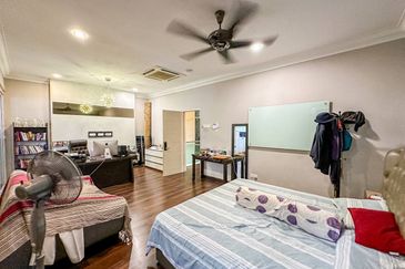 Cyprus Usj Heights 2.5 Storey Superlink (RENOVATED) For Sale