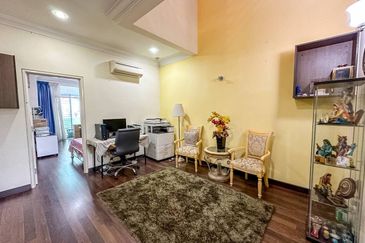 Cyprus Usj Heights 2.5 Storey Superlink (RENOVATED) For Sale