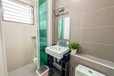 Cyprus Usj Heights 2.5 Storey Superlink (RENOVATED) For Sale