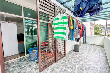 Cyprus Usj Heights 2.5 Storey Superlink (RENOVATED) For Sale