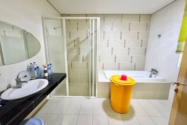 Seksyen 4, Shah Alam