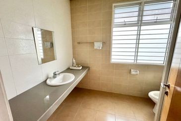 Seksyen 4, Shah Alam