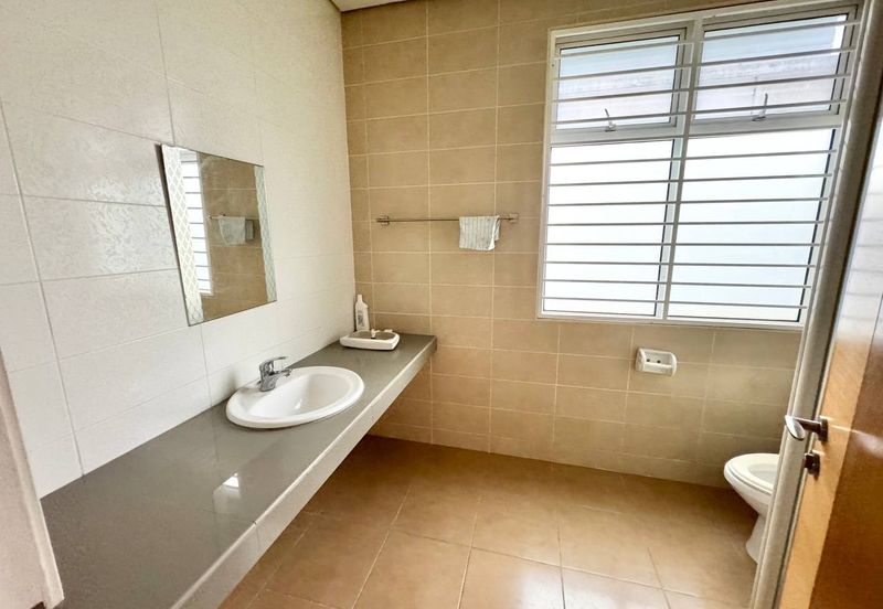 Seksyen 4, Shah Alam