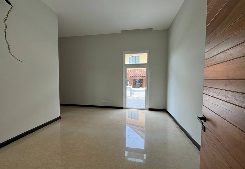  Bukit Jelutong 2 Storey Bungalow RENOVATED Bukit Jelutong For Sale