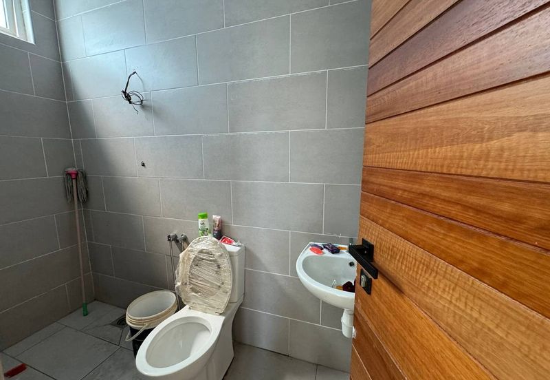  Bukit Jelutong 2 Storey Bungalow RENOVATED Bukit Jelutong For Sale