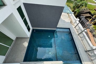  Bukit Jelutong 2 Storey Bungalow RENOVATED Bukit Jelutong For Sale