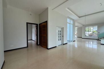  Bukit Jelutong 2 Storey Bungalow RENOVATED Bukit Jelutong For Sale