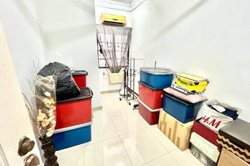 Bandar Tasik Selatan 2 Storey (CORNER LOT) Kuala Lumpur For Sale