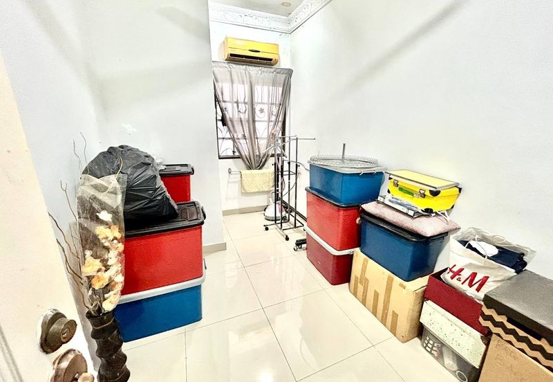 Bandar Tasik Selatan 2 Storey (CORNER LOT) Kuala Lumpur For Sale