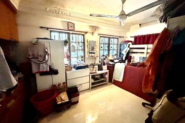 Bandar Tasik Selatan 2 Storey (CORNER LOT) Kuala Lumpur For Sale