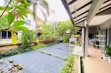 Bukit Jelutong 2 Storey Terrace CORNER LOT+RENOVATED Bukit Jelutong For Sale