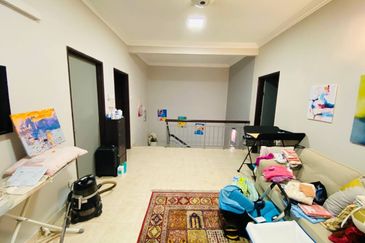 Bukit Jelutong 2 Storey Terrace CORNER LOT+RENOVATED Bukit Jelutong For Sale