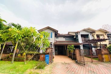 Bukit Jelutong 2 Storey Terrace CORNER LOT+RENOVATED Bukit Jelutong For Sale